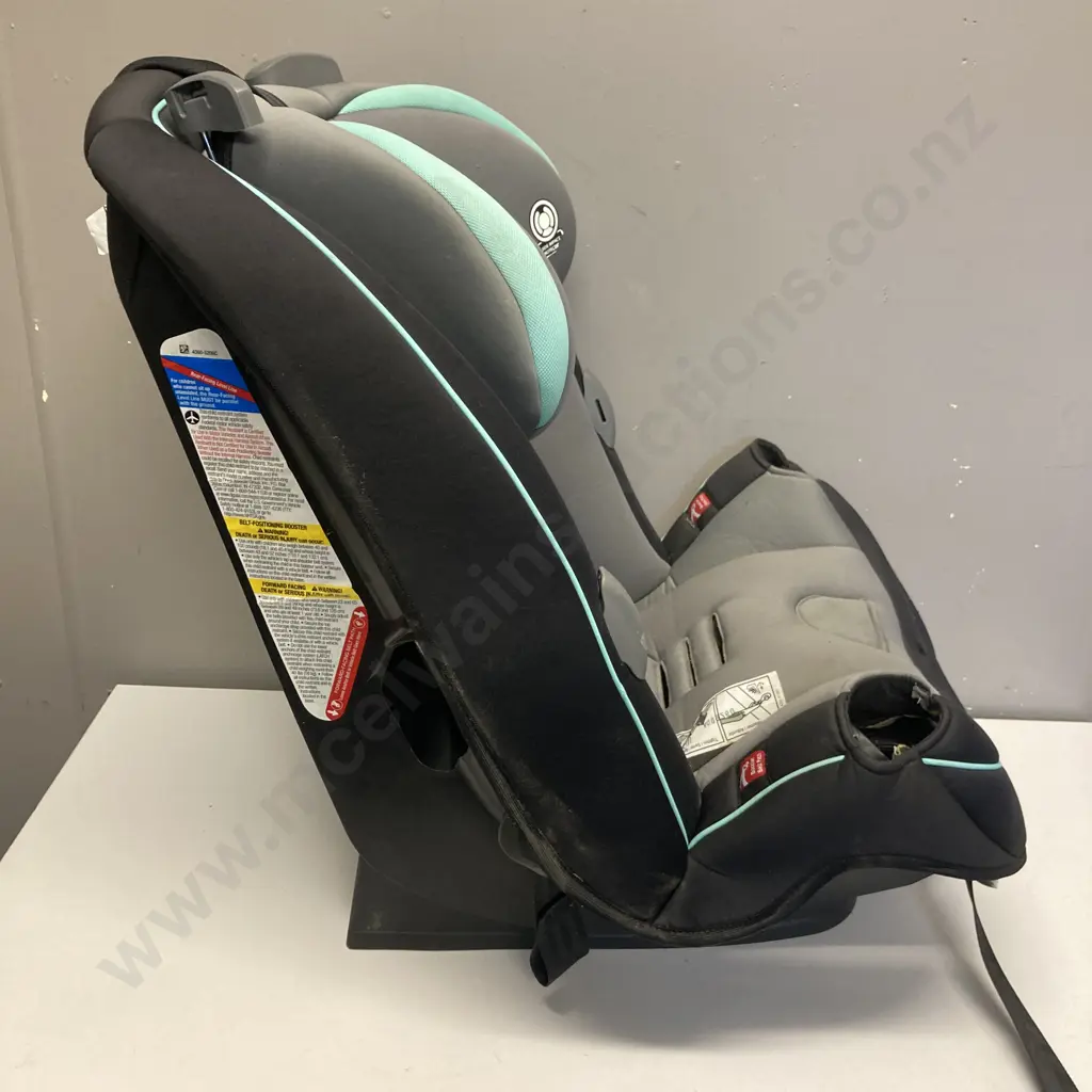 Safety 1st Childs Car Seat With Stroller Image 1++